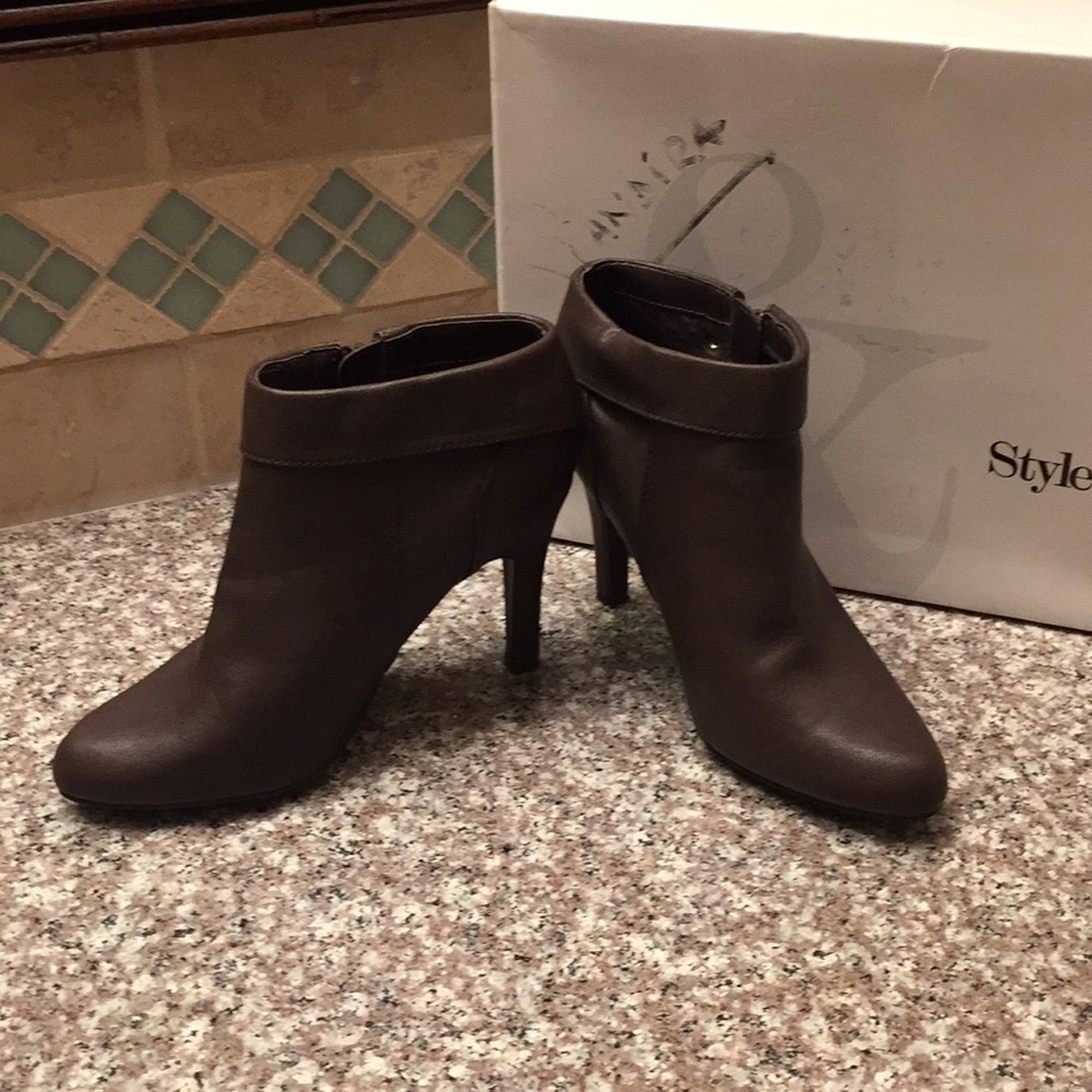 Shoes👢🧣😍